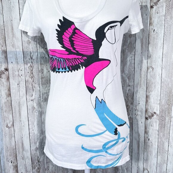 Kirra Short Sleeve Graphic Tee | White | V-Neck | Medium | Hummingbird | Women's - Picture 5 of 9